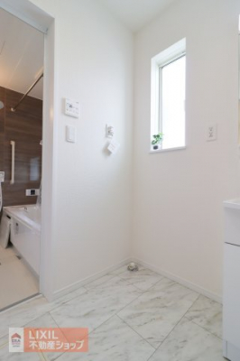 �@�y�����h���[�X�y�[�X�z�̌�������R�������E�ߏ��𖾂邭�Ƃ炵�܂��B���C�ɂ��֗��ł��̂ŁA���C�E�J�r�΍�ɂ��Ȃ�܂��ˁB�Ǝ������Ȃǎg�����肪�悭�A�����󂪂��₷���ł��B