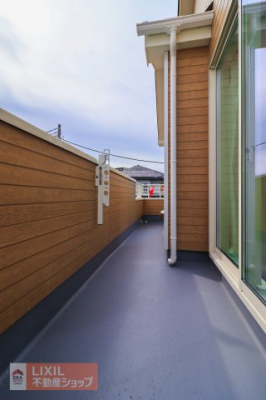 �o���R�j�[�@�y�o���R�j�[�z������̍L�X�o���R�j�[�͓�������A���ʂ����ǂ��A���z�c����󕨂��������񊱂��܂��B