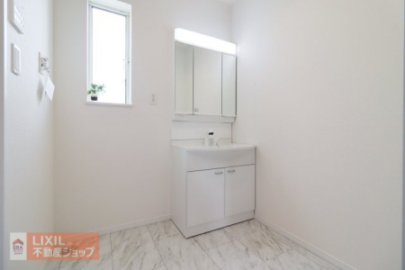 ���ʑ�E���ʏ��@�y�����O�ʉ��ϑ�z�O�ʋ��Ō���������̂Őg�����Ȃ݂̓o�b�`���ł��B���̗��͎��[�ƂȂ��Ă�����ʑ�܂����X�b�L�����܂��B�V�����[���������Ă�������₨�|���ɕ֗��ł��B