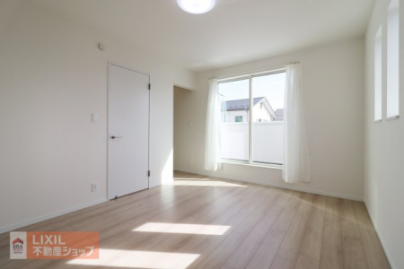 �Q���@�y�Q���z2�K9.37���̐Q���B������Ŗ��邢�������ƂȂ��Ă�����܂��BWIC�����Ă���A�I�V�����ȉ��l�̈ߕ��������Ղ���[�ł��A�X�[�c�P�[�X��S���t�o�b�O�Ȃǂ̑傫�߂Ȃ��̂����[�ł��܂��B
