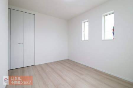 �q�������@�y�q�������^���n�����ʐ^�z2�K�̗m���ł��B�N���[�[�b�g�����Ă��܂��̂ŁA�w�K���A�x�b�h��ݒu����ƁA�q�������Ƃ��Ă͂��傤�Ǘǂ��T�C�Y���Ǝv���܂��B���n�ł��m�F���������B