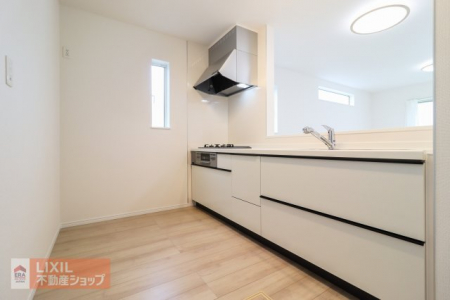 �L�b�`���@�y�L�b�`���^���n�����ʐ^�z�Ζʎ��L�b�`���J�E���^�[�ł��Ƒ��Ƃӂꂠ���Ȃ��痿�����o���܂��B�X���C�h���[�ő傫�Ȓ����������N���N���[�ł��܂��B