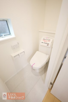 �g�C���@�y�g�C���z���n�����ʐ^�B�������g�[�֍��t���B���������Ă���̌��Ɗ��C���ł���悤�ɂȂ��Ă��܂��B�Q�K�ɂ��g�C�����������܂��B