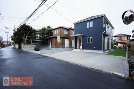 ���̑��@�y�O�ʓ��H�z���n�����ʐ^�B�O�ʓ��H�͓��̍L�����\���m�ۂ���Ă��蒓�Ԃ��y�X�ł��B