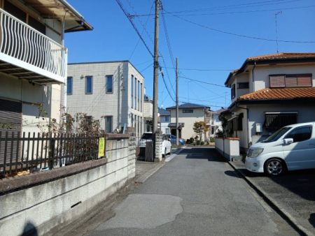 ���̑��@�y�O�ʓ��H���n�ʐ^�z�����瓌�փJ�������������ʐ^�ł��B