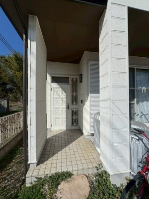 �@�������Ƃ������ցB���s���̂���|�[�`�ŉJ�̓������S�ł��B