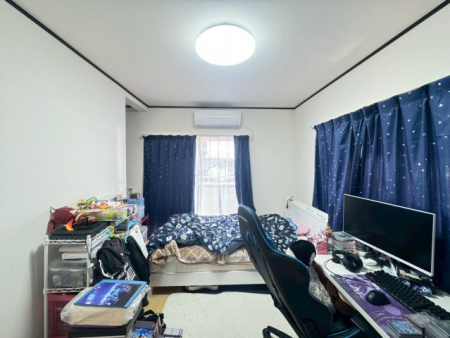 �Q���@���邢�̌��̓����Q���͑傫���x�b�g���]�T�������ē���L���B