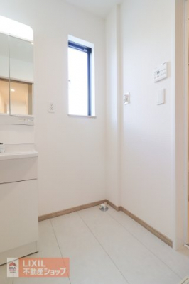 �@�y�����h���[�X�y�[�X�^���n�����ʐ^�z�����A�E�ߏ�A���ʑ�Ƃ̓����ɔz�����������h���[���[���ł��B�J�̓��͗����̊����@�\���g���ƉƎ��̌������オ�邱�Ƃł��傤�B