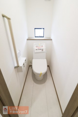 �g�C���@�y�g�C���z���n�����ʐ^�B�������g�[�֍��t���B���������Ă���̌��Ɗ��C���ł���悤�ɂȂ��Ă��܂��B�Q�K�ɂ��g�C�����������܂��B