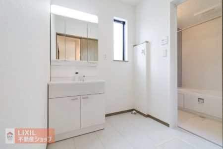 ���ʑ�E���ʏ��@�y�����O�ʉ��ϑ�z�O�ʋ��Ō���������̂Őg�����Ȃ݂̓o�b�`���ł��B���̗��͎��[�ƂȂ��Ă�����ʑ�܂����X�b�L�����܂��B�V�����[���������Ă�������₨�|���ɕ֗��ł��B