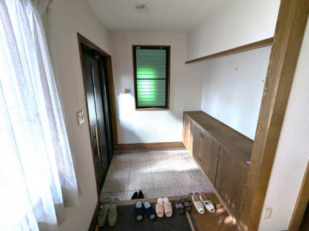 ���ց@����