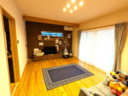 ���r���O�@���̖ؖڂƕǂ̃N���X���҂����荇���Ă��ė��������܂�