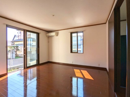 ���̑����ρ@1�K�ɍL���Q��������܂��@���[�N�X�y�[�X���אڂ��Ă��܂�