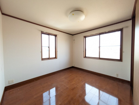 �q�������@�k���̎q���������A2�����̍̌��ƒʕ��ŋ��S�n�̂悢��Ԃł�