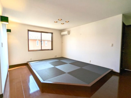 �@2�K�̃Z�J���h���r���O�@��̏��オ��ɂȂ��Ă���̂ŁA�Q�]��œǏ��Ȃǂ������ł��傤��