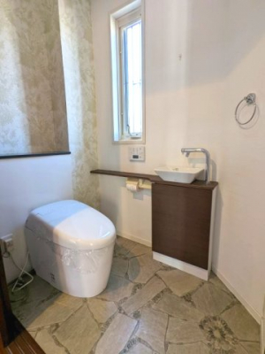 �g�C���@�g�C���������˂Ńo���A�t���[�d�l�ɂȂ��Ă��܂�