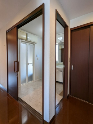 �@���ʏ���������2��������o���A�t���[�d�l�ł�