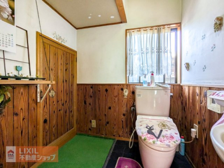 �g�C���@�y�g�C���^���n�ʐ^�z���炵�����͋C�̃g�C���B�]�T�̂���ʐςŐ݌v����Ă��܂��̂ŁA���[�X�y�[�X����邱�Ƃ��\�ł��B�����I�ɉ��Ȃǂ��K�v�ƂȂ����ꍇ�Ȃǂɂ́A���̍L���͕֗��ł��B