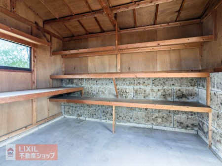 ���̑����ρ@�������ɂ͑q�ɂ�����A�A�E�g�h�A�p�i��^�C�����̑�^�p�i��ۊǂ��邱�Ƃ��ł��܂��I