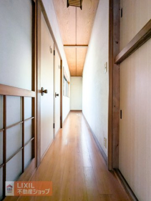 ���̑����ρ@1�K�k���̒ʘH�ł��B 