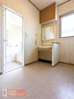 �@�L�X�Ƃ����E�߃X�y�[�X�ł��� �傫�ȑ����t���Ă���A���C����������ł��܂��I