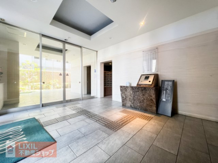 �G���g�����X�@�z�����D�����������ށA���邭�J���I�ȃG���g�����X�z�[���B�Ƒ��̋A�����������ݍ��ށA���炬�̋�ԁB