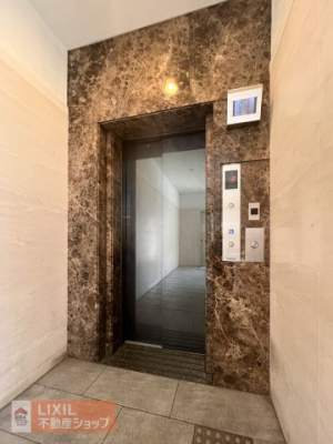 ���̑��@�Ǘ��̍s���͂��������ȃG���x�[�^�[�B�����̕�炵��S�n�悭�����܂��B