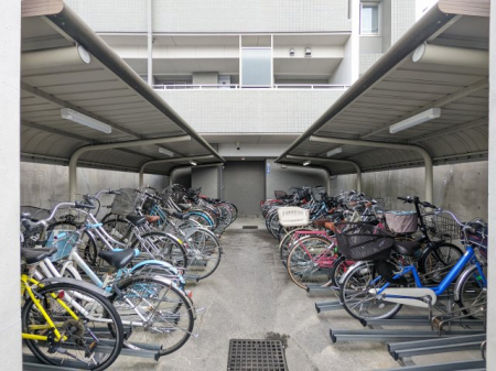 ���̑����ρ@�y���̑��ݔ��^���n�ʐ^�z���Z�Ґ�p�̒��֏�ł��B