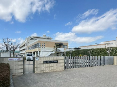 ���ӊ��@�y���w�Z�z���R�s�����R��񒆊w�Z�܂�2012��