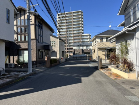 ���̑��@����6.5���[�g���̑O�ʓ��H