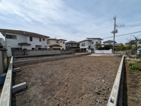 ���n�O�ώʐ^�@���n�ʐ^�@���ԏ�������3��u����X�y�[�X���m�ۂ��Ă��܂�