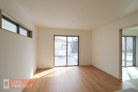 ���r���O�@�y���r���O�z���n�����ʐ^�B���邢�������̓��郊�r���O�͉Ƒ��c���̏ꏊ��