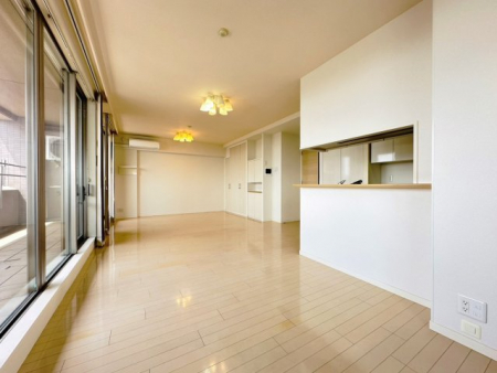 �@11�K����̒��]�����y���݂��������B