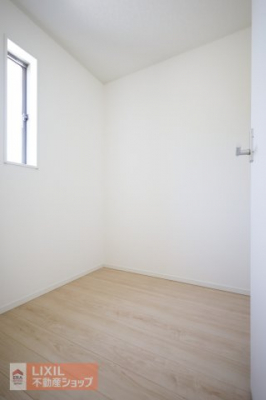 ���[�@�y���[�z2�K�[�˃X�y�[�X�B�����Ղ���[�o���Ă�������Еt���܂��B