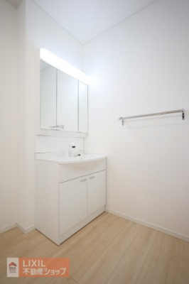 ���ʑ�E���ʏ��@�y�����O�ʉ��ϑ�z�O�ʋ��Ō���������̂Őg�����Ȃ݂̓o�b�`���ł��B���̗��͎��[�ƂȂ��Ă�����ʑ�܂����X�b�L�����܂��B�V�����[���������Ă�������₨�|���ɕ֗��ł��B