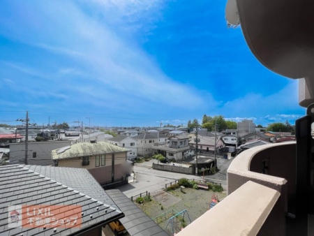 ���̑��@�������C�ɂȂ�Ȃ��J���I�Ȓ��]�B�J�[�e�����J���ĉ߂����鎩�R�ȋ�ԁB