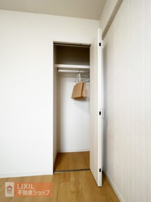 ���̑����ρ@�n���K�[�p�C�v�����B��������R�[�g��X�[�c���T�b�Ɗ|���ăV���Ȃ��ۊǁB