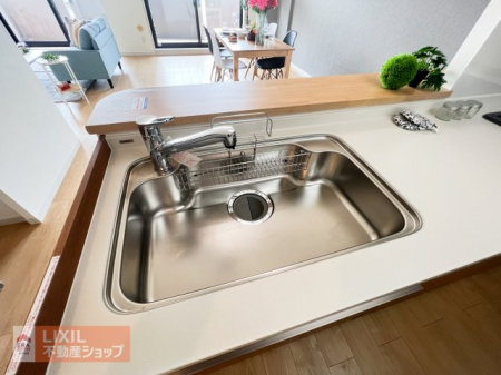 ���̑����ρ@�@�\����ǋ������X�^�C���b�V���ȃf�U�C�����A�L�b�`���̃A�N�Z���g�ɁB