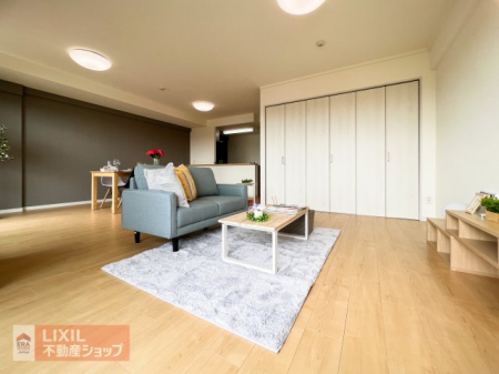 �@���r���O�ƃ_�C�j���O�̃]�[�����������₷���A�g������̗ǂ������`�̃��C�A�E�g�B