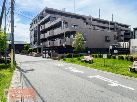 ���̑��@�Ƃ̑O�ŗ����b���ł���悤�ȁA���₩�ŃA�b�g�z�[���ȕ��͋C���Y���Z��X�B