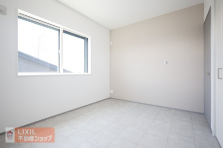 �Q���@�y�Q���^���n�����ʐ^�z2�K�̗m���ł��B�N���[�[�b�g�����Ă��܂��̂ŁA�w�K���A�x�b�h��ݒu����ƁA�q�������Ƃ��Ă͂��傤�Ǘǂ��T�C�Y���Ǝv���܂��B