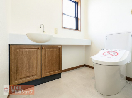 �g�C���@���邢�̌��̓���g�C���͐��ʑ�Ǝ��[�����荂�����̂���d�l�ł�