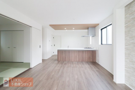 �@�y�_�C�j���O�z���n�����ʐ^�B�܏�E�܉��V�䂪�����������o���ꂽ�Ƒ��ł��낰��_�C�j���O�͘a������]�ł��܂��B