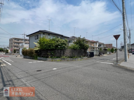 ���̑��@���ʂ����ǂ��J�����̂���O�ʓ��H�ł��B���E���Ղ���̂��Ȃ����߁A�~�n���ւ̓��o�ɂ��X���[�Y�ł��B