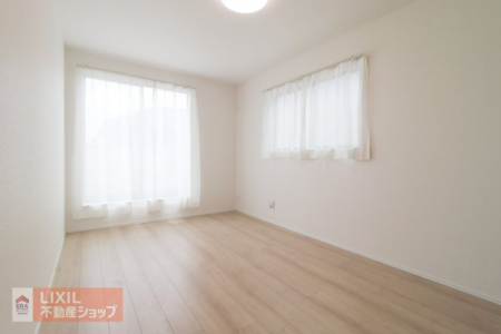 �Q���@�y�Q���z2�K7.5���̐Q���B������Ŗ��邢�������ƂȂ��Ă�����܂��BWIC�����Ă���A�I�V�����ȉ��l�̈ߕ��������Ղ���[�ł��A�X�[�c�P�[�X��S���t�o�b�O�Ȃǂ̑傫�߂Ȃ��̂����[�ł��܂��B