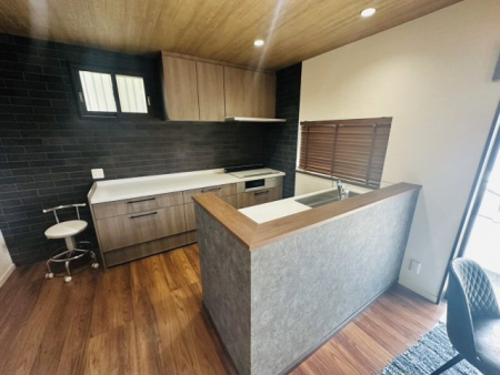 �L�b�`���@��ƃX�y�[�X���[�������L�b�`���͂��q�l�Ƃ̂�������z�[���p�[�e�B�[�ɂ��҂�����I�J�t�F�����r���O��L�X�y�ԁA�֗��ȓ����ȂǁA������肪�l�܂����Z�܂��ł��B
