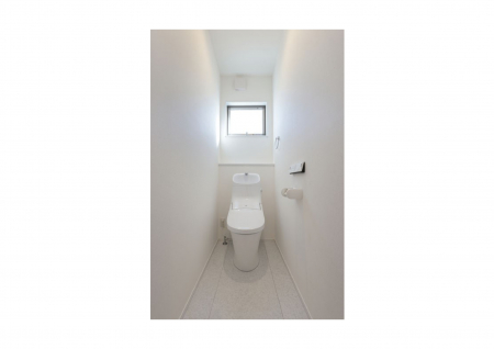 �g�C���@�������g�[�֍��t���B�Q�ӏ�����̂ŁA�Z�������ł����S��ق��ƈꑧ����v���C�x�[�g��Ԃ͍L�߂̐݌v�ƂȂ��Ă���܂��B�i3�N�O�����̎ʐ^�j