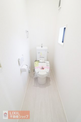 �g�C���@�y�g�C���z���n�����ʐ^�B�������g�[�֍��t���B���������Ă���̌��Ɗ��C���ł���悤�ɂȂ��Ă��܂��B�Q�K�ɂ��g�C�����������܂��B